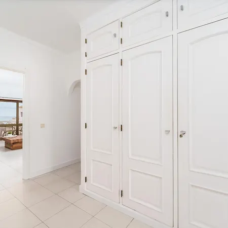 404 - Oura - 2 Bedroom - Sea View Apartman *