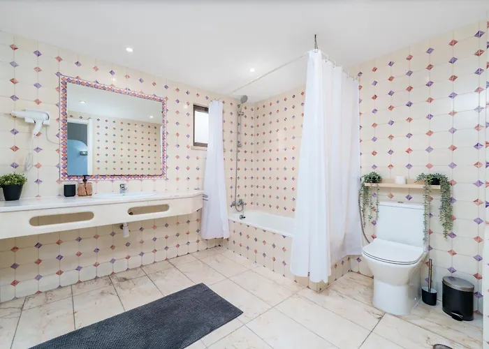 404 - Oura - 2 Bedroom - Sea View